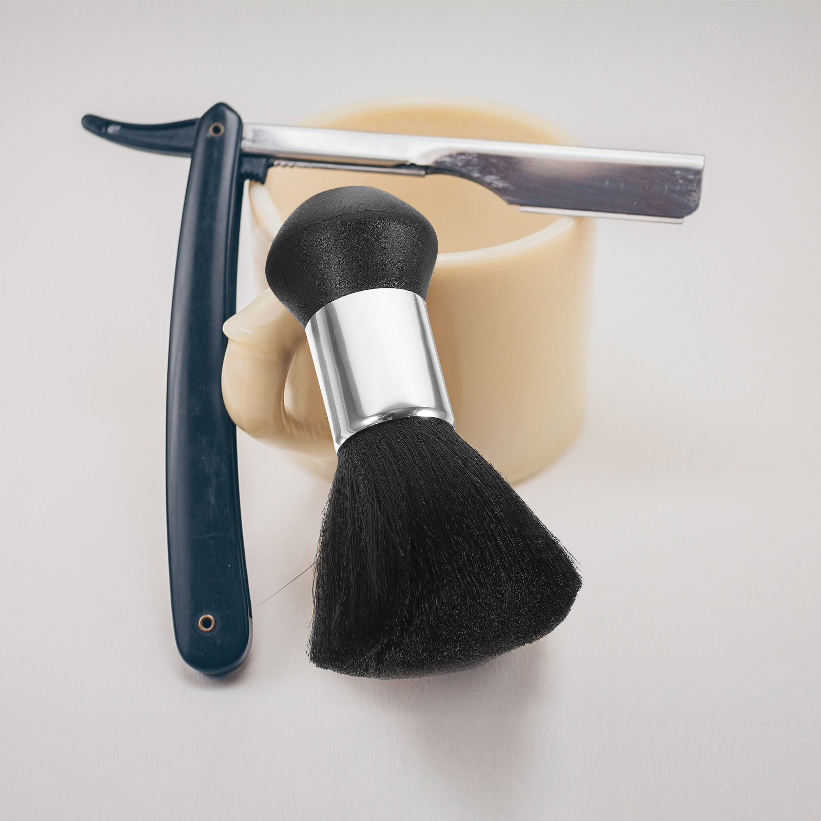 فرشاة تنظيف الشعر الاحترافية ل - مراجعة Home Barber وسعره